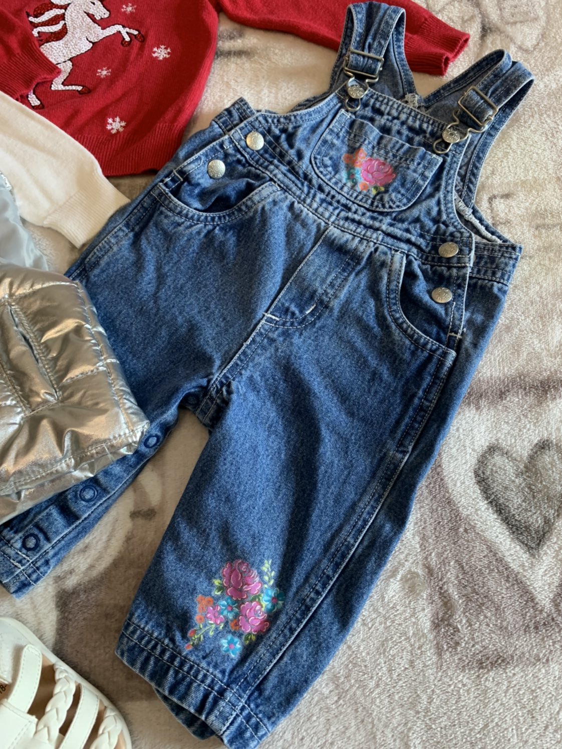 Lot of Baby girl clothes image indicator(2)