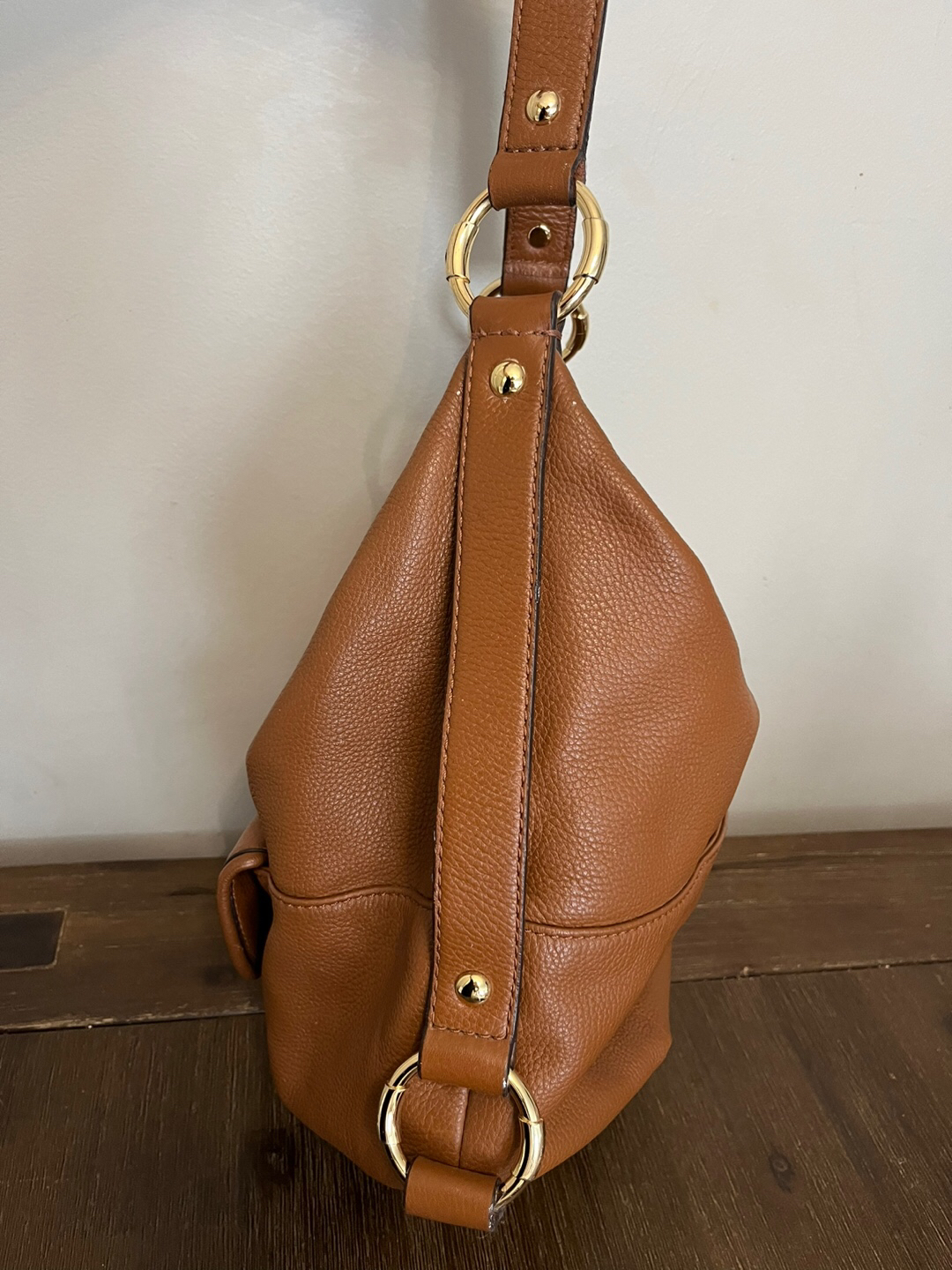 Michael Kors Bag with crossbody strap image indicator(4)