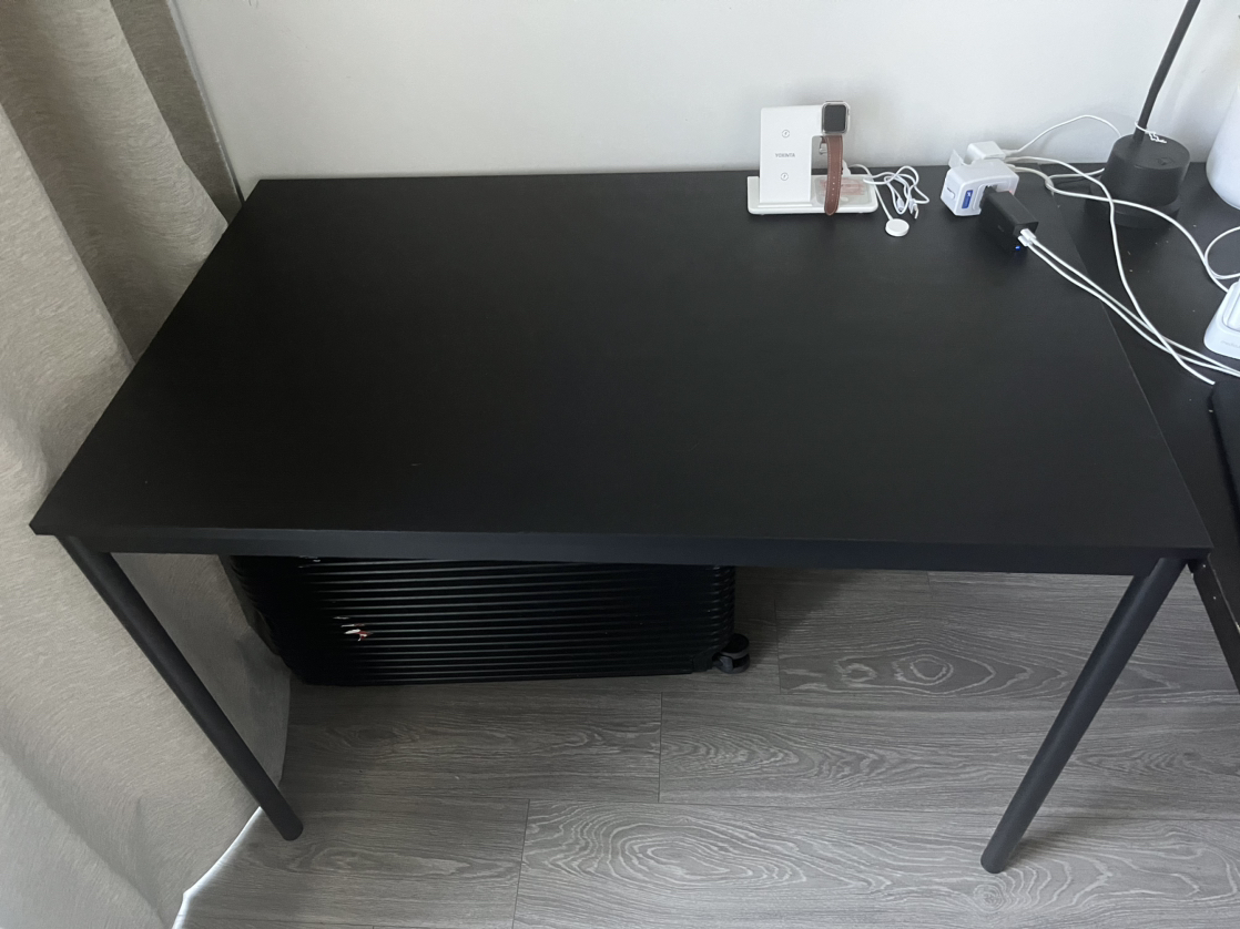 Desk (almost new)