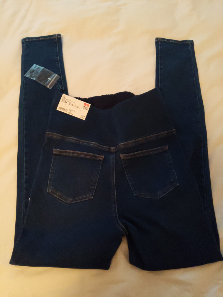 Uniqlo Maternity Jeans (NEW w/tags) (XS) image indicator(2)
