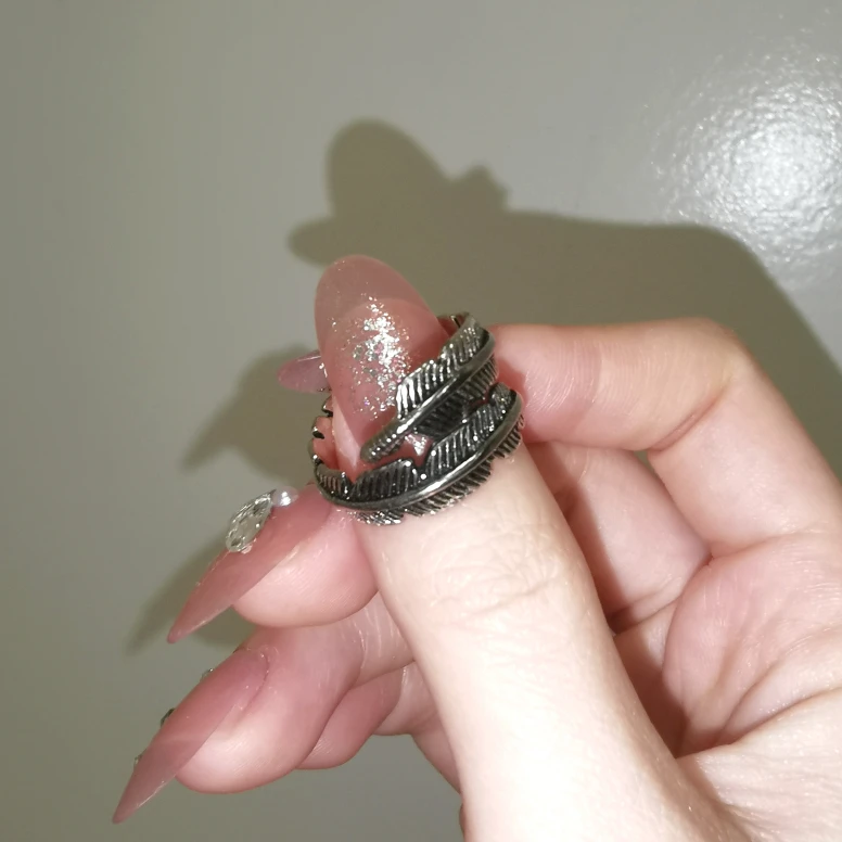 Vintage feathers ring, pure silver