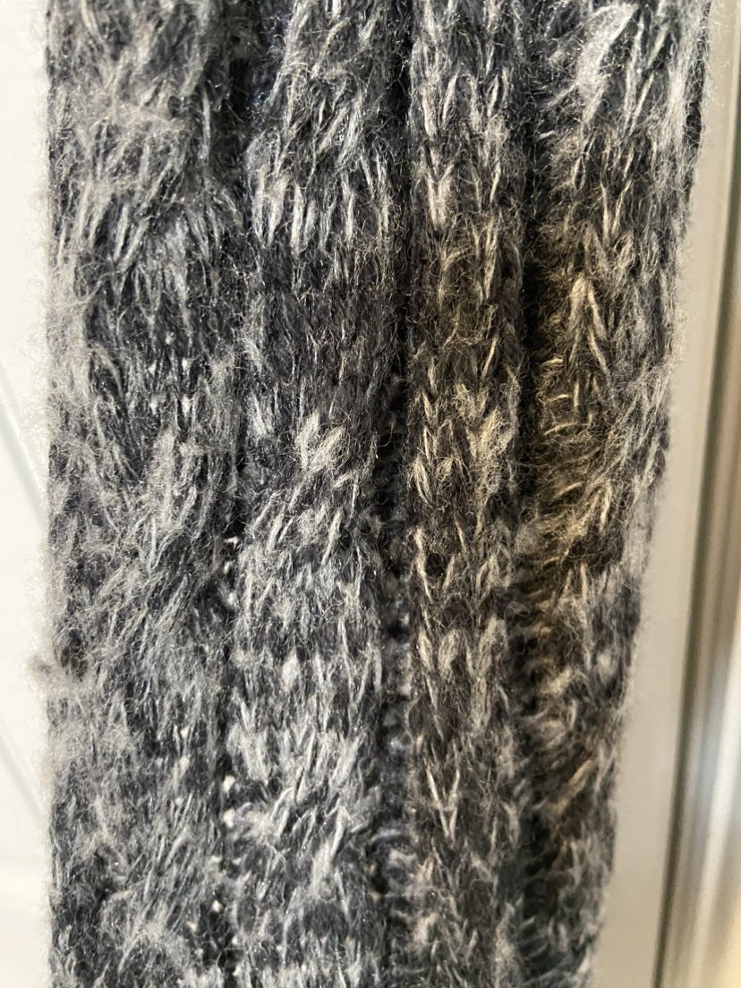 Grey circle scarf image indicator(2)