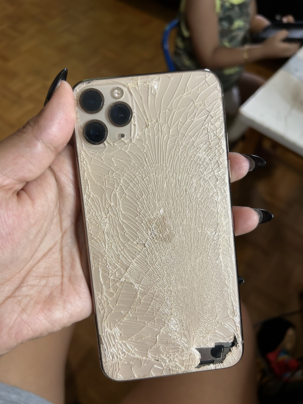 iPhone 11 Pro Max - photo 2