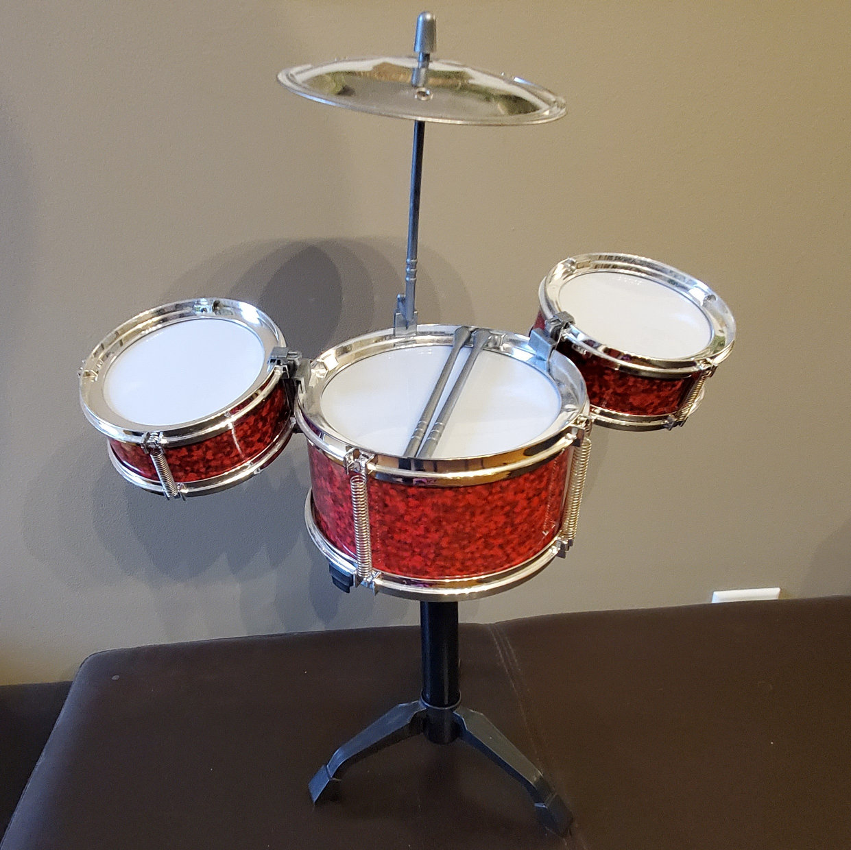 Desktop Toy Drumkit (yes, it actually works!) thumbnail