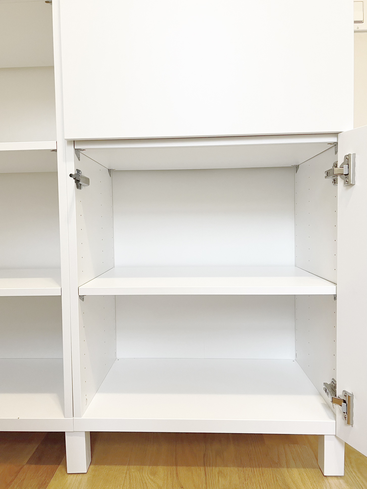 Ikea Besta storage combination with doors image indicator(7)