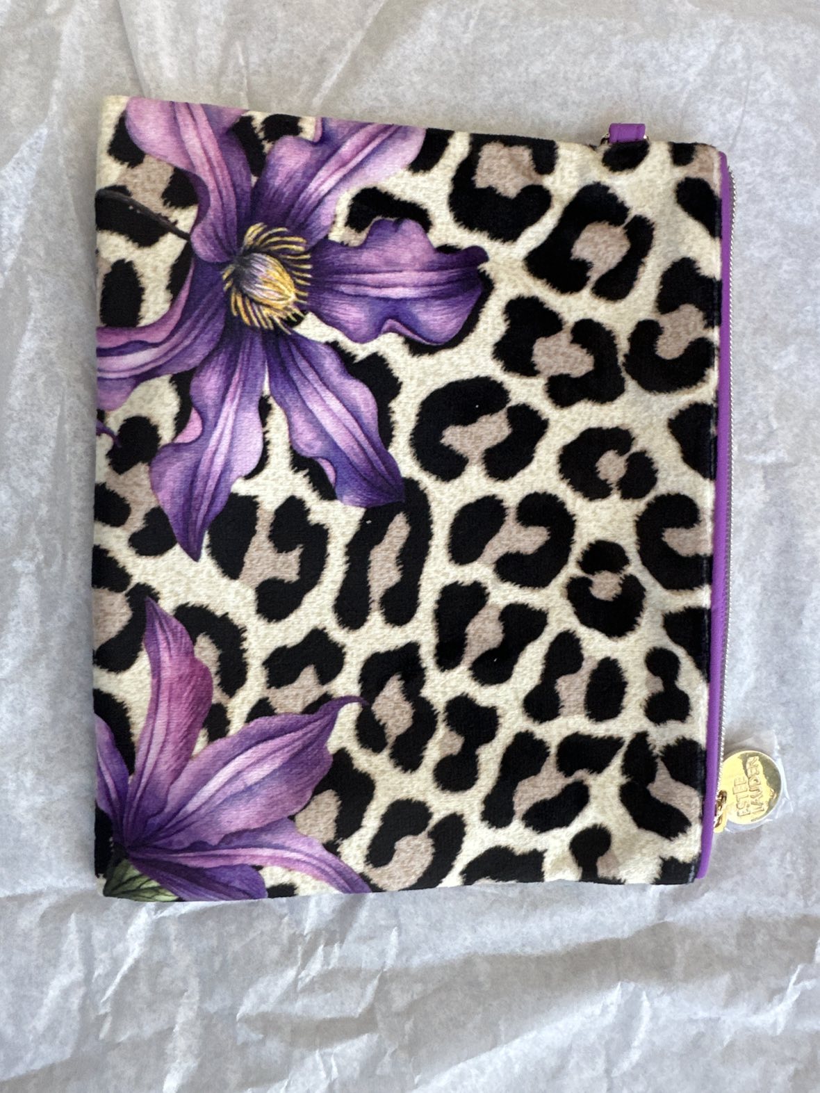 Estée Lauder cosmetic bag thumbnail