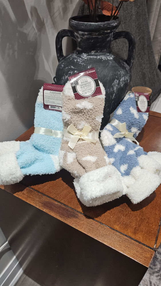 brand new ladies cozy socks thumbnail