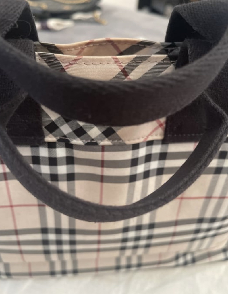 Burberry smal tote - photo 5