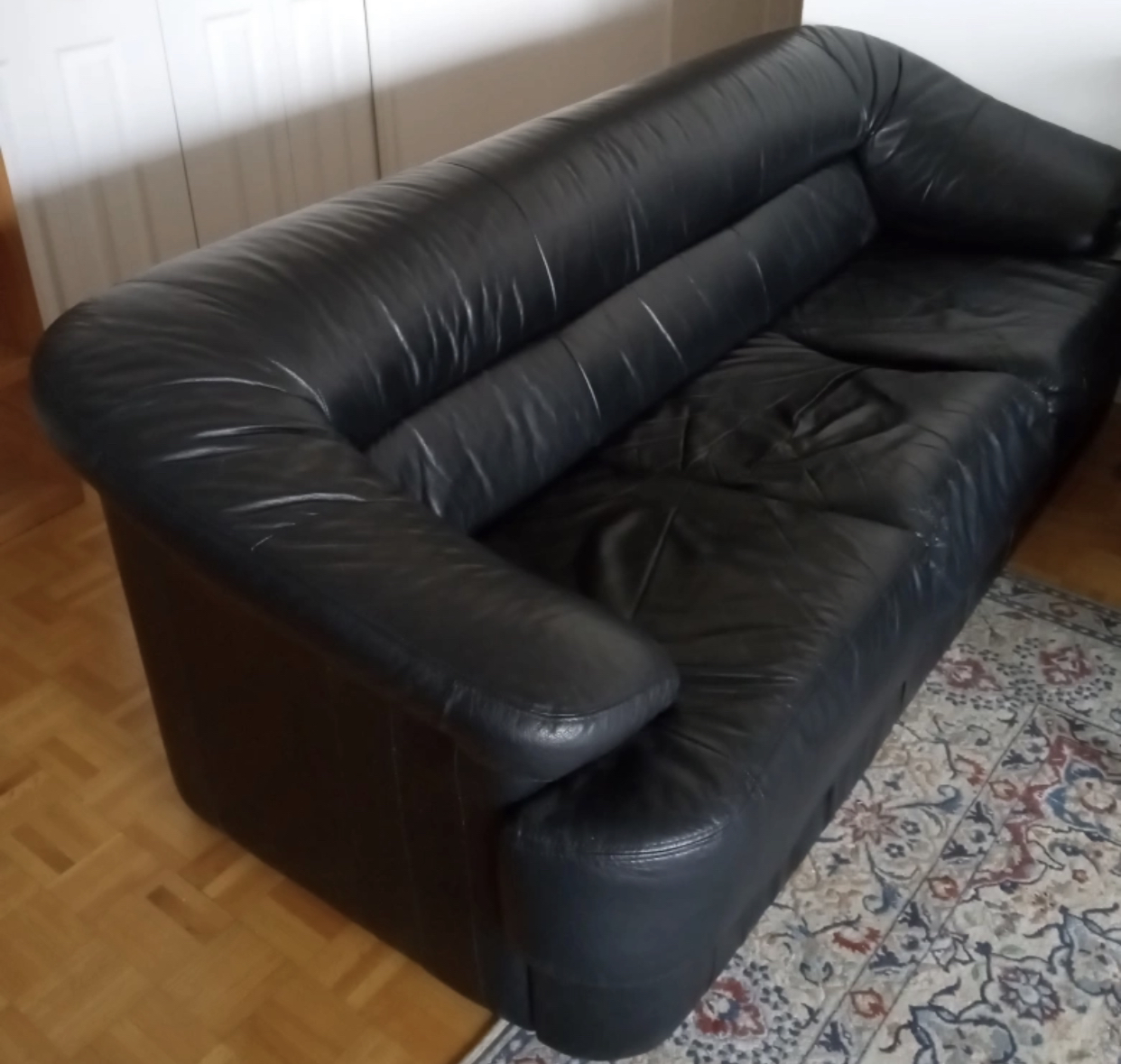 Leather sofa … Black. image indicator(5)