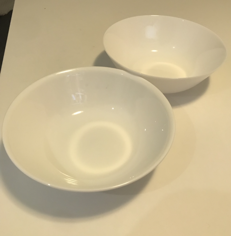 2 white salad bowls