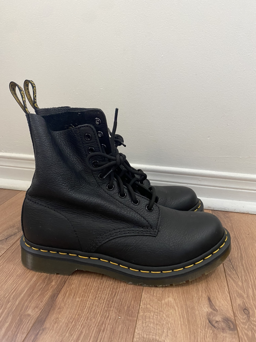 DOC MARTENS 1460 PASCAL LEATHER BOOTS | Like New | Women Size 9 - photo 3