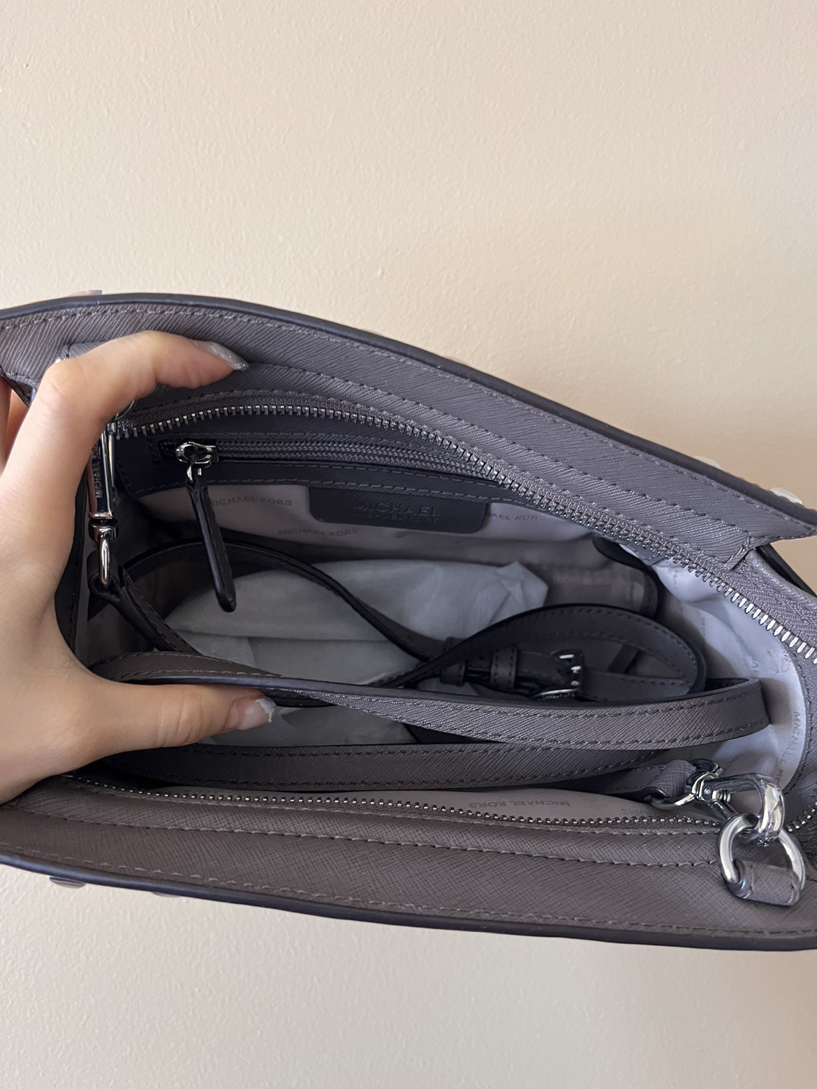 Selling Michael Kors bag - photo 2