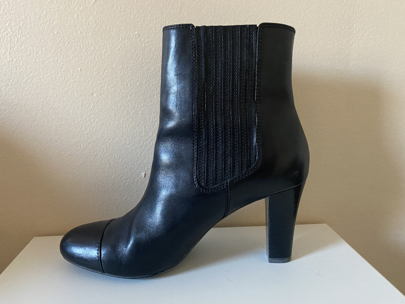 Women’s Geox black boots with heels, size 38 - 7
