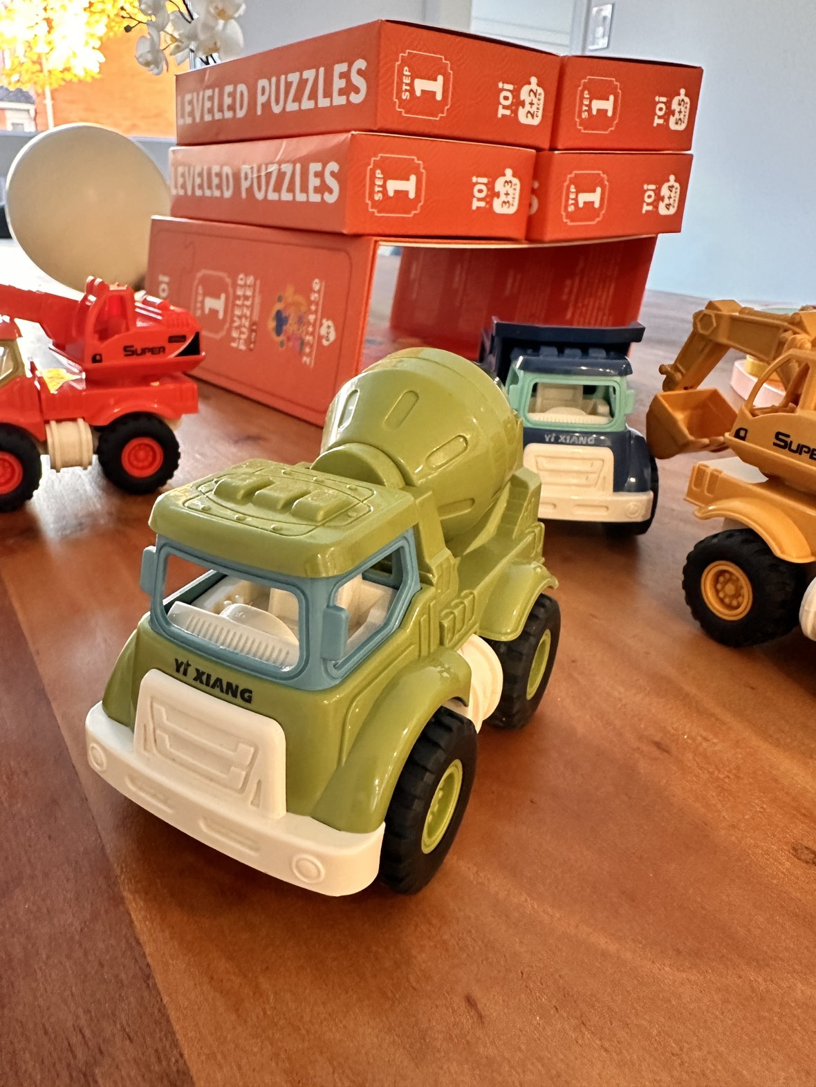 Whole Set of Engineering Trucks - Like New - photo 4