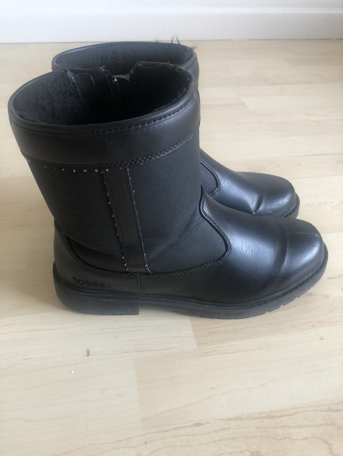 TOTES Winter Boots - Size 8M image indicator(2)