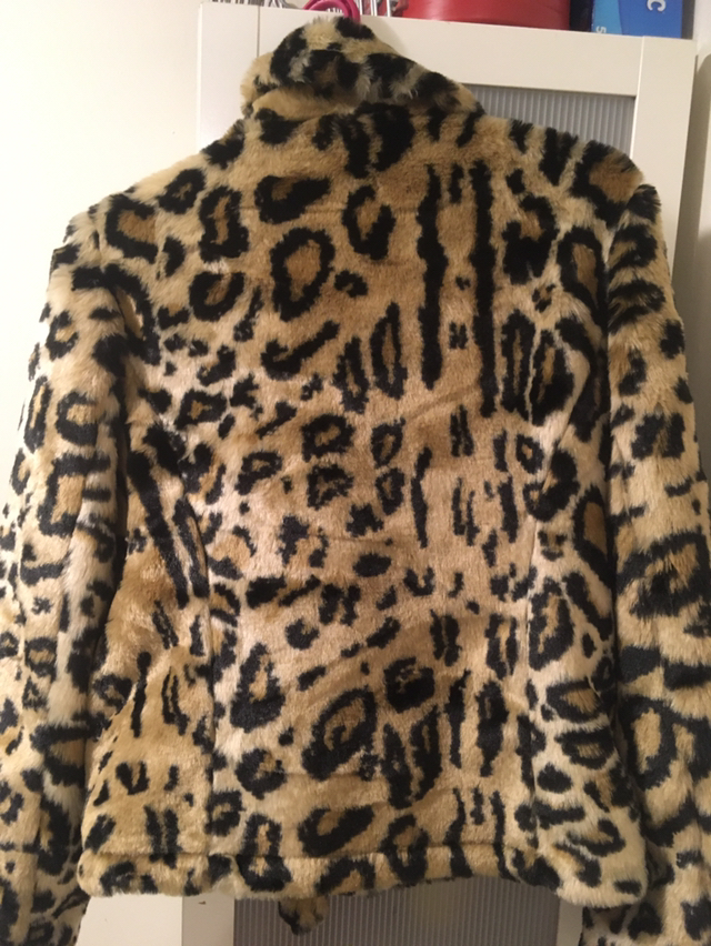 Women jacket. Medium size.Port Coquitlam image indicator(2)