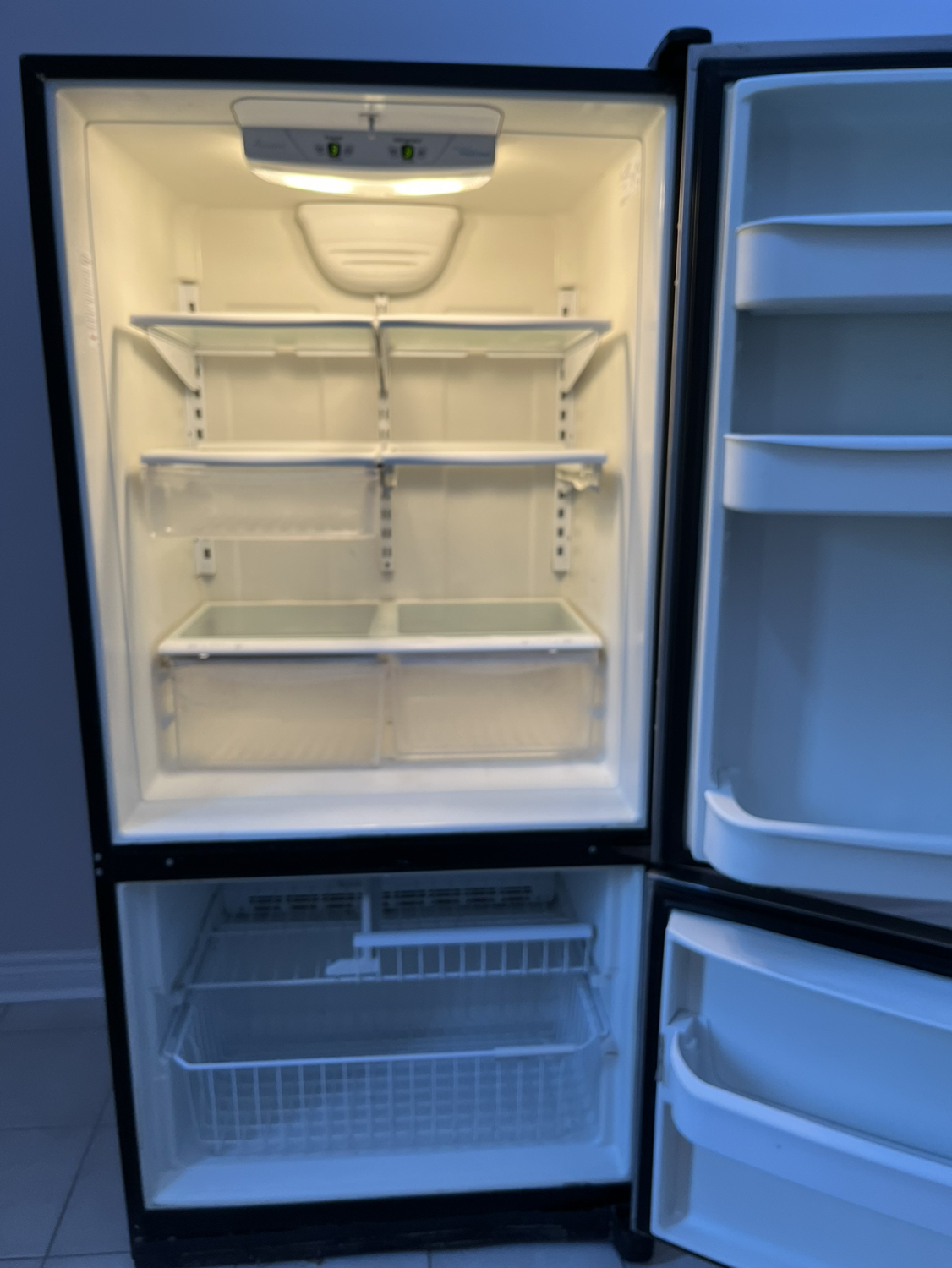 Refrigerator - photo 2