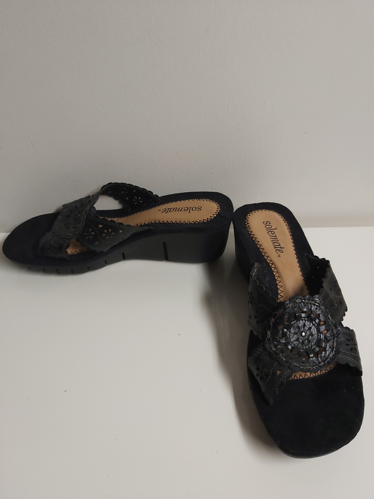 SOLEMATE black platform sandals, size 10