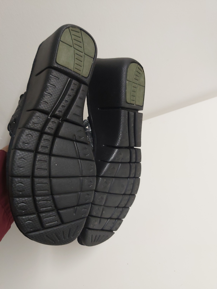 SOLEMATE black platform sandals, size 10 - photo 2