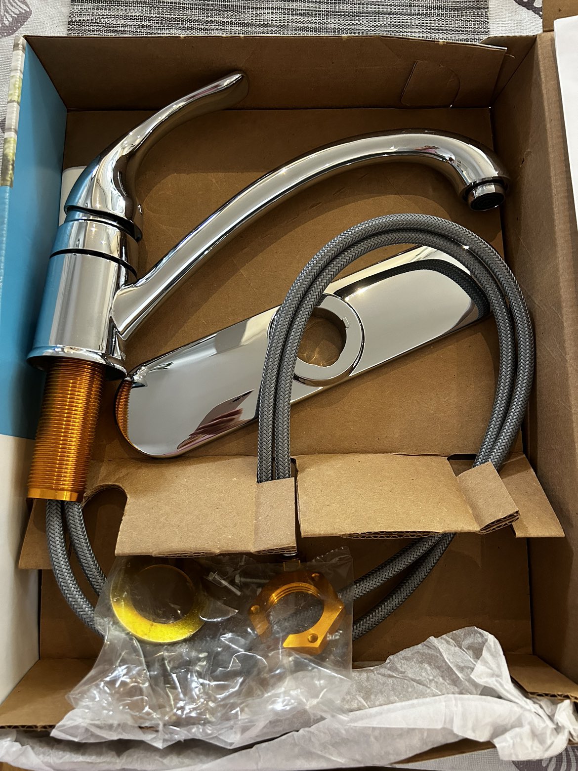 Chrome one-handle kitchen faucet - ❄️ thumbnail