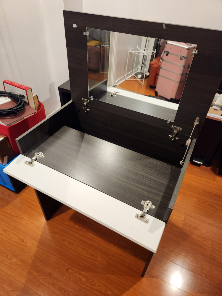 Makeup vanity table with flip-top mirror - photo 2