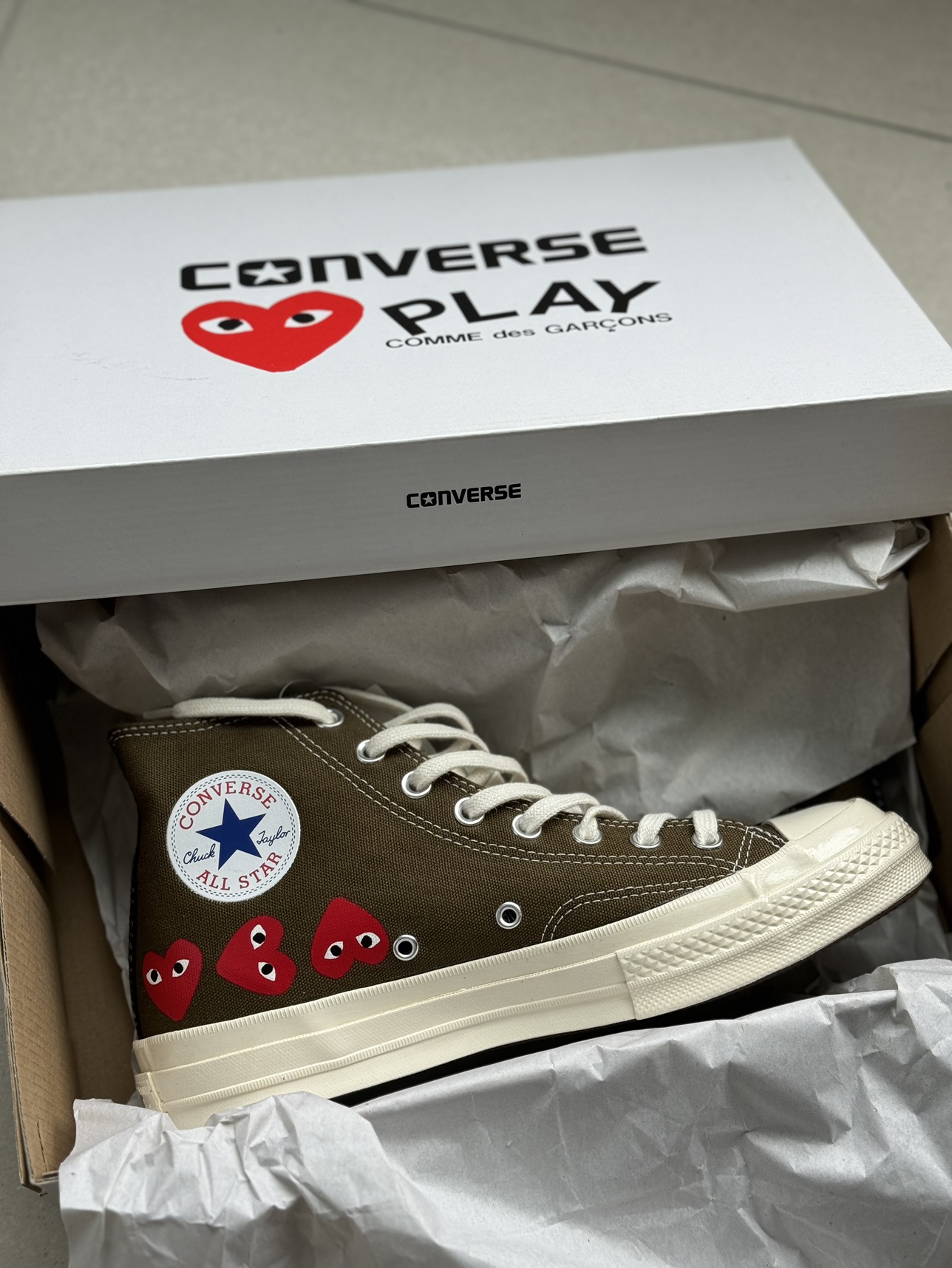 Brand new Converse x Comme Des Garcons Play / Multi Hearts Green