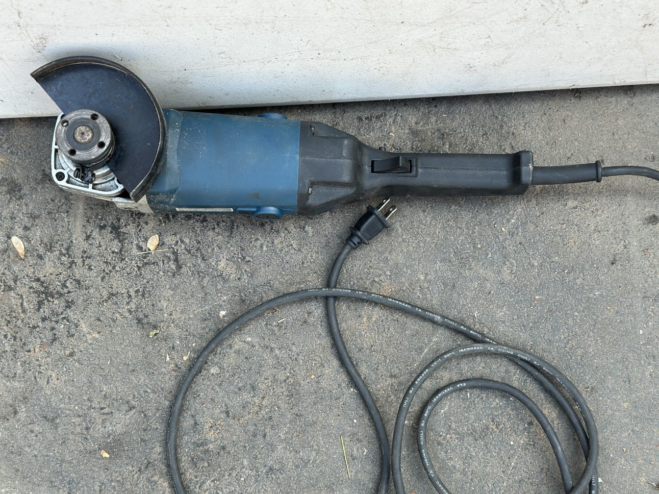 Angle grinder thumbnail