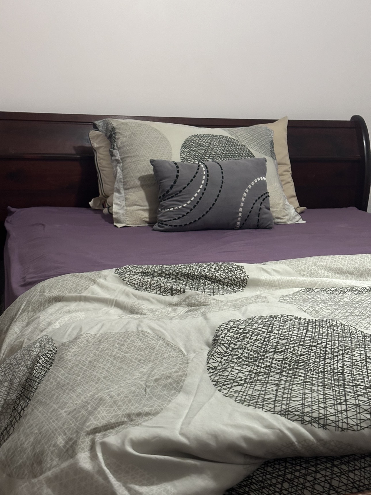 Solid wood queen bed