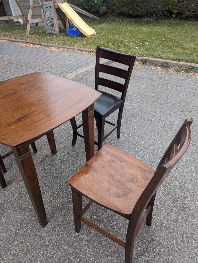 Solid wood square bar height table with 3 bar height chairs image indicator(2)