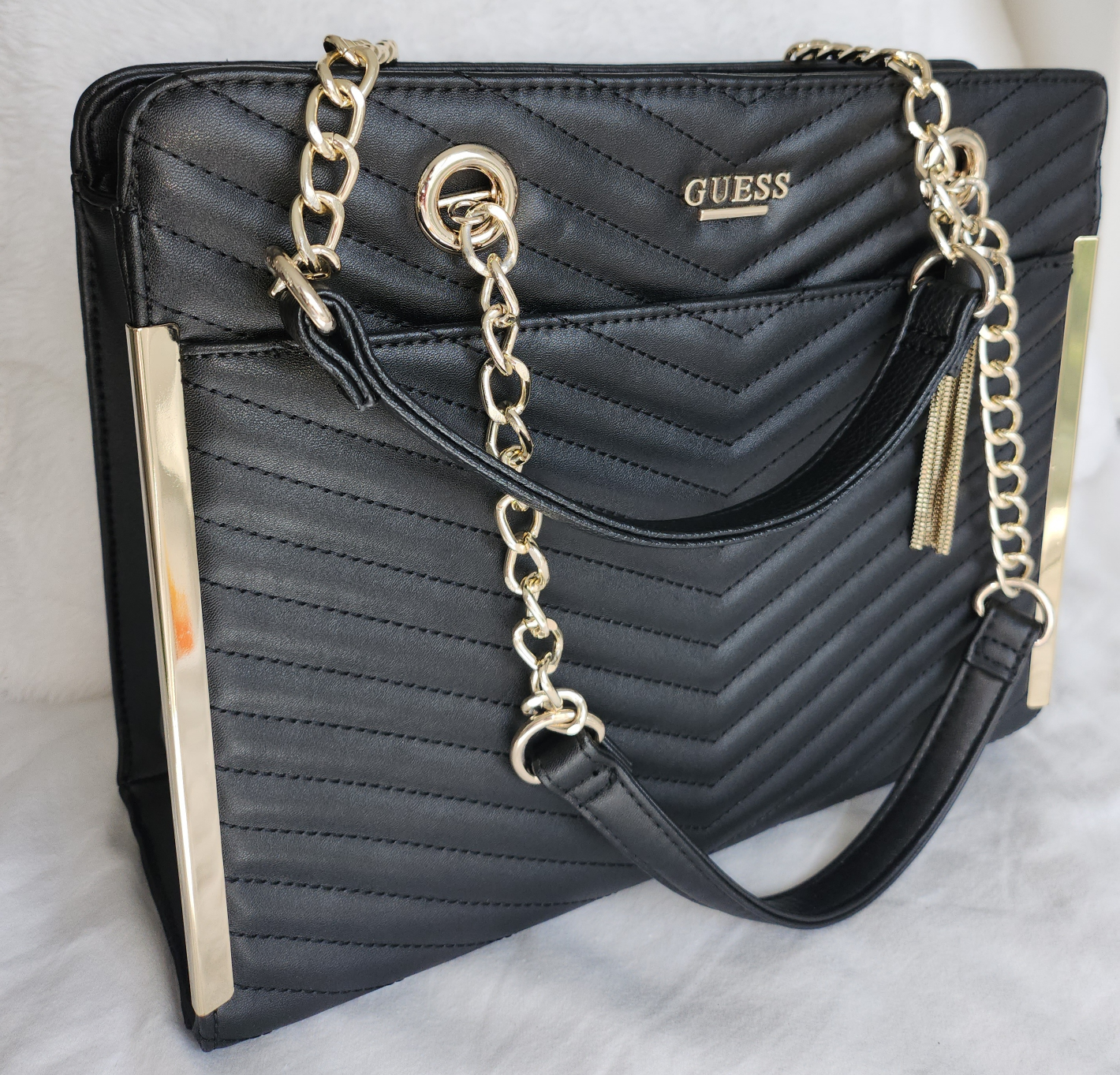 Guess black purse image indicator(3)
