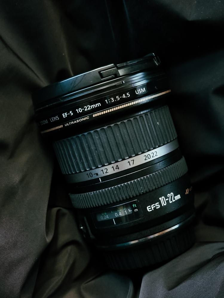 Canon EF-S 10-22mm f/3.5-4.5  USM Ultra-Wide zoom lens