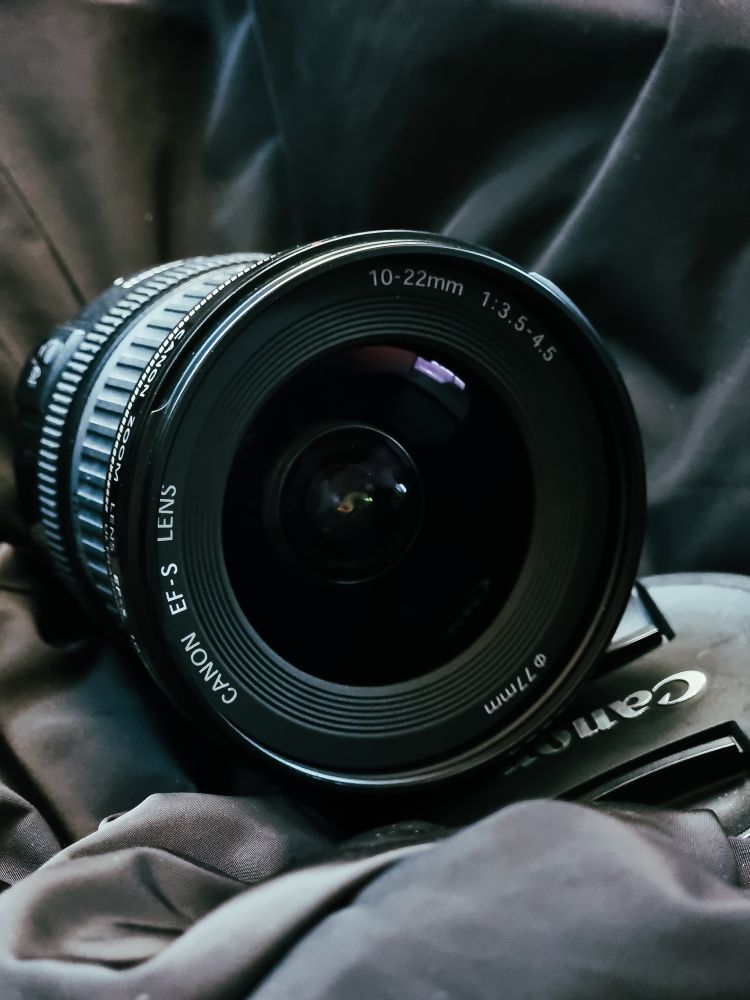 Canon EF-S 10-22mm f/3.5-4.5  USM Ultra-Wide zoom lens - photo 2