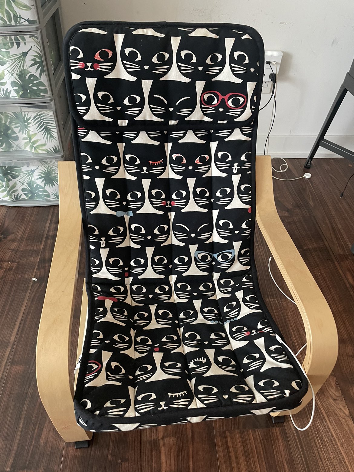 # freecycle  Chair for kids image indicator(2)
