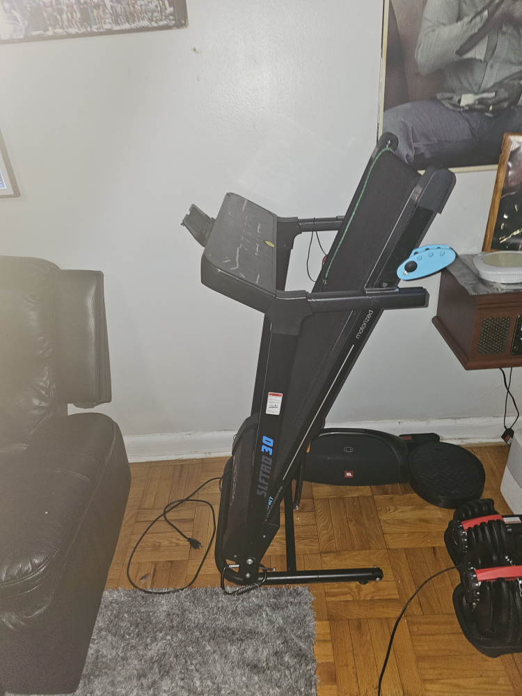 Barely used treadmill 4 sale-Start ur NY Reso Early🦃 thumbnail