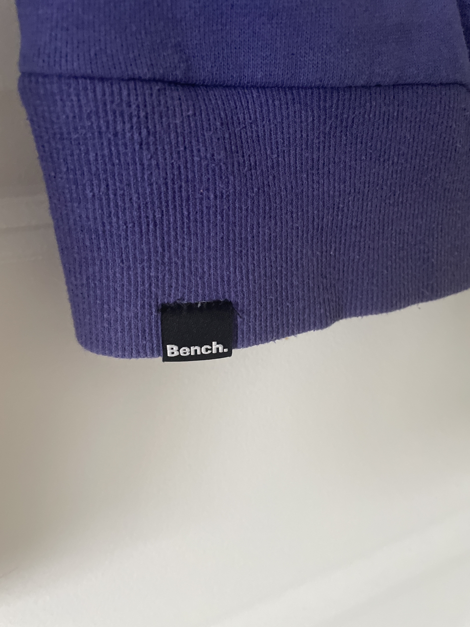 Bench sweater size S like new image indicator(4)