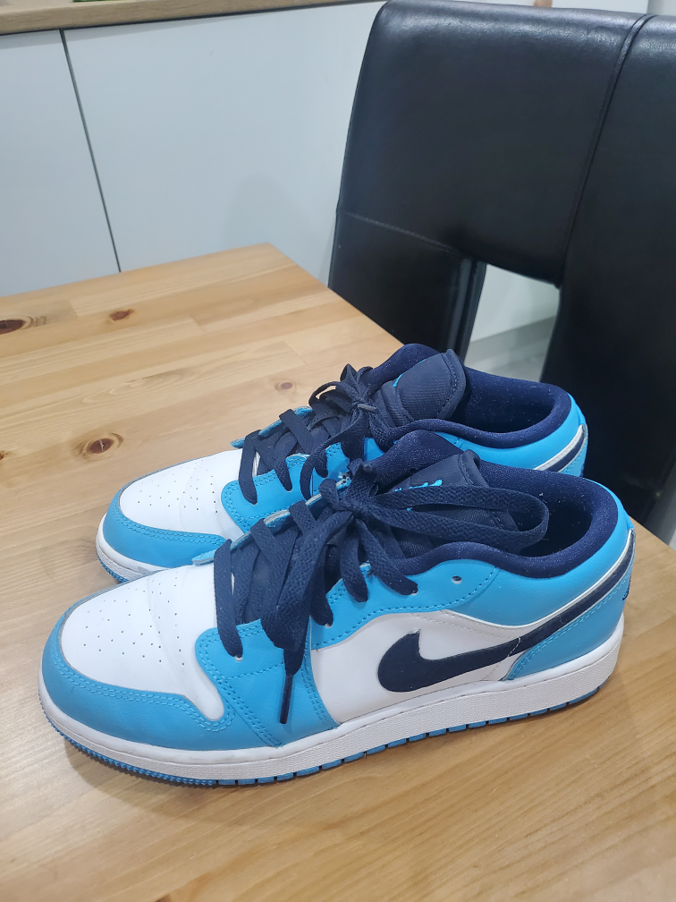 Jordan 1 Low UNC - 6.5Y (24.5cm) image indicator(3)