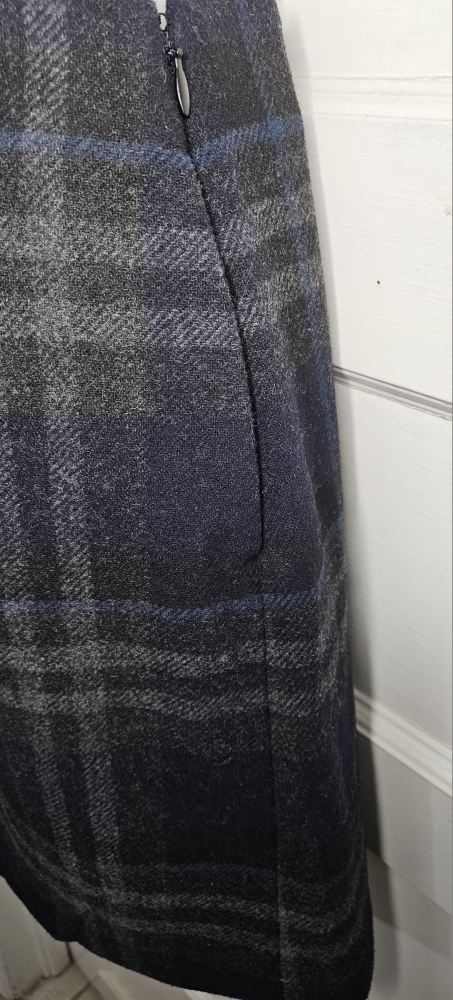 Uniqlo Plaid Wool Blend Mini Skirt Size 2 - photo 4