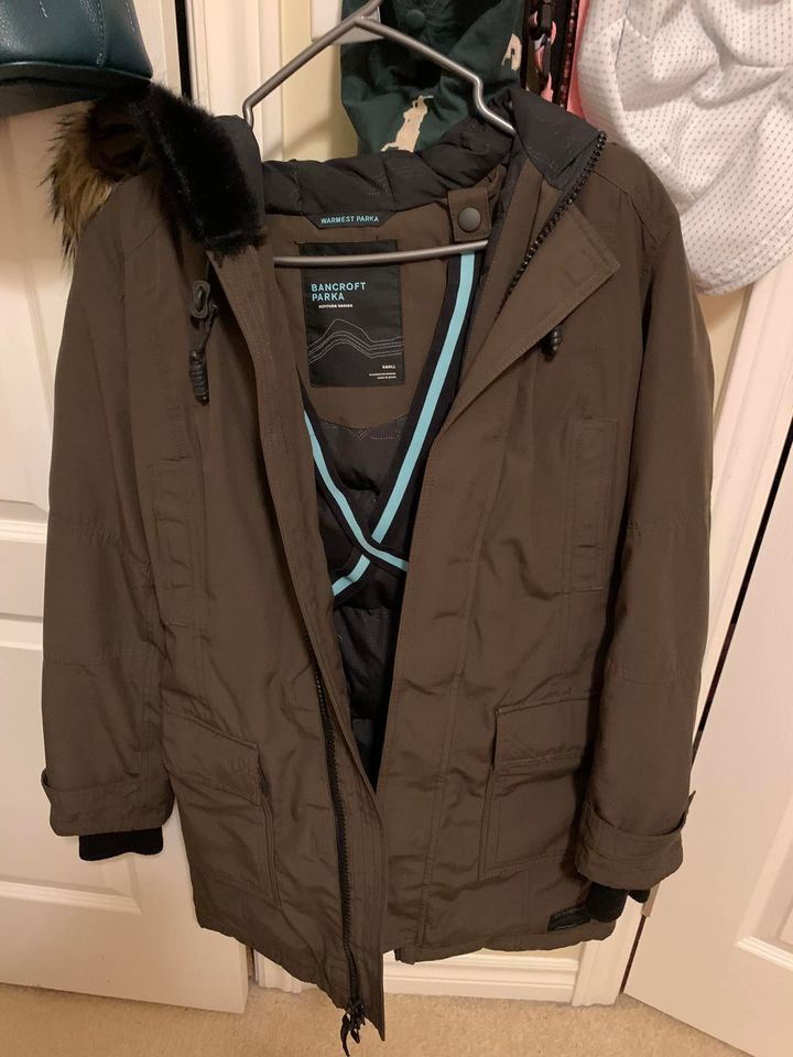 Aritizia bancfroft parka thumbnail
