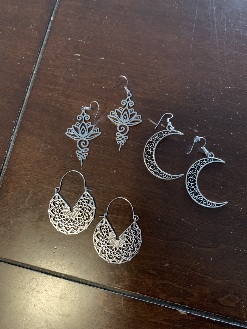 Beautiful earrings thumbnail
