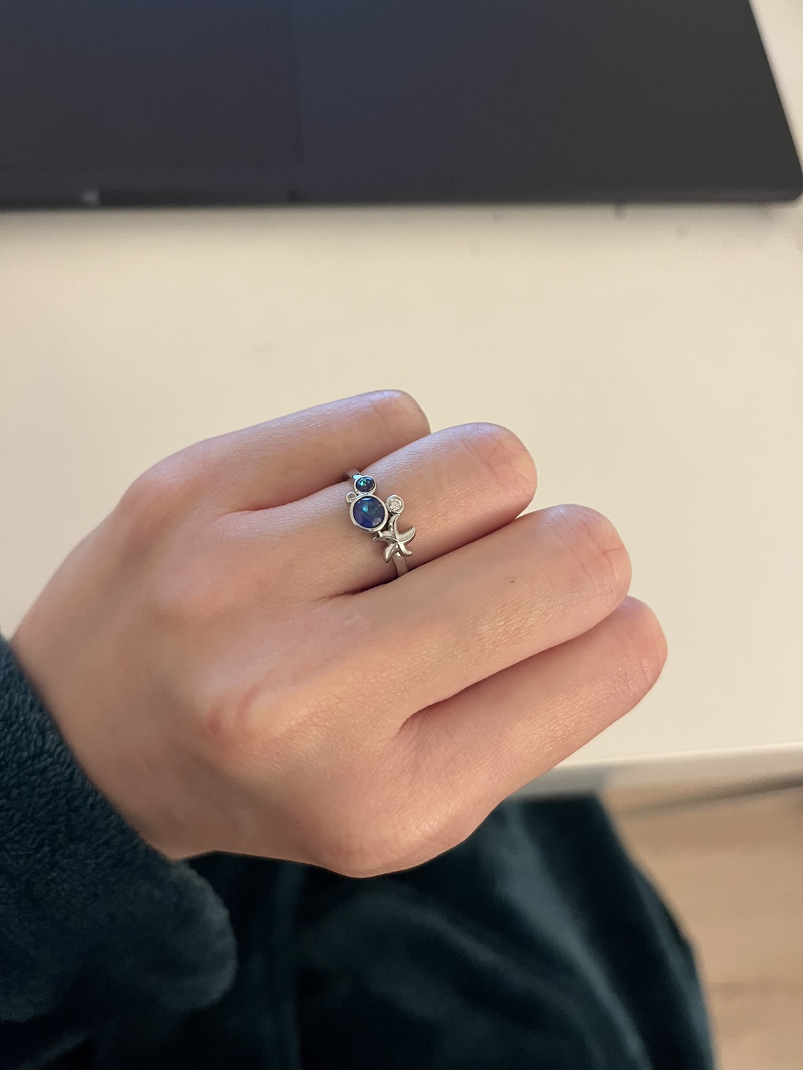 925 sterling silver Ring (size 5, cubic zirconia)