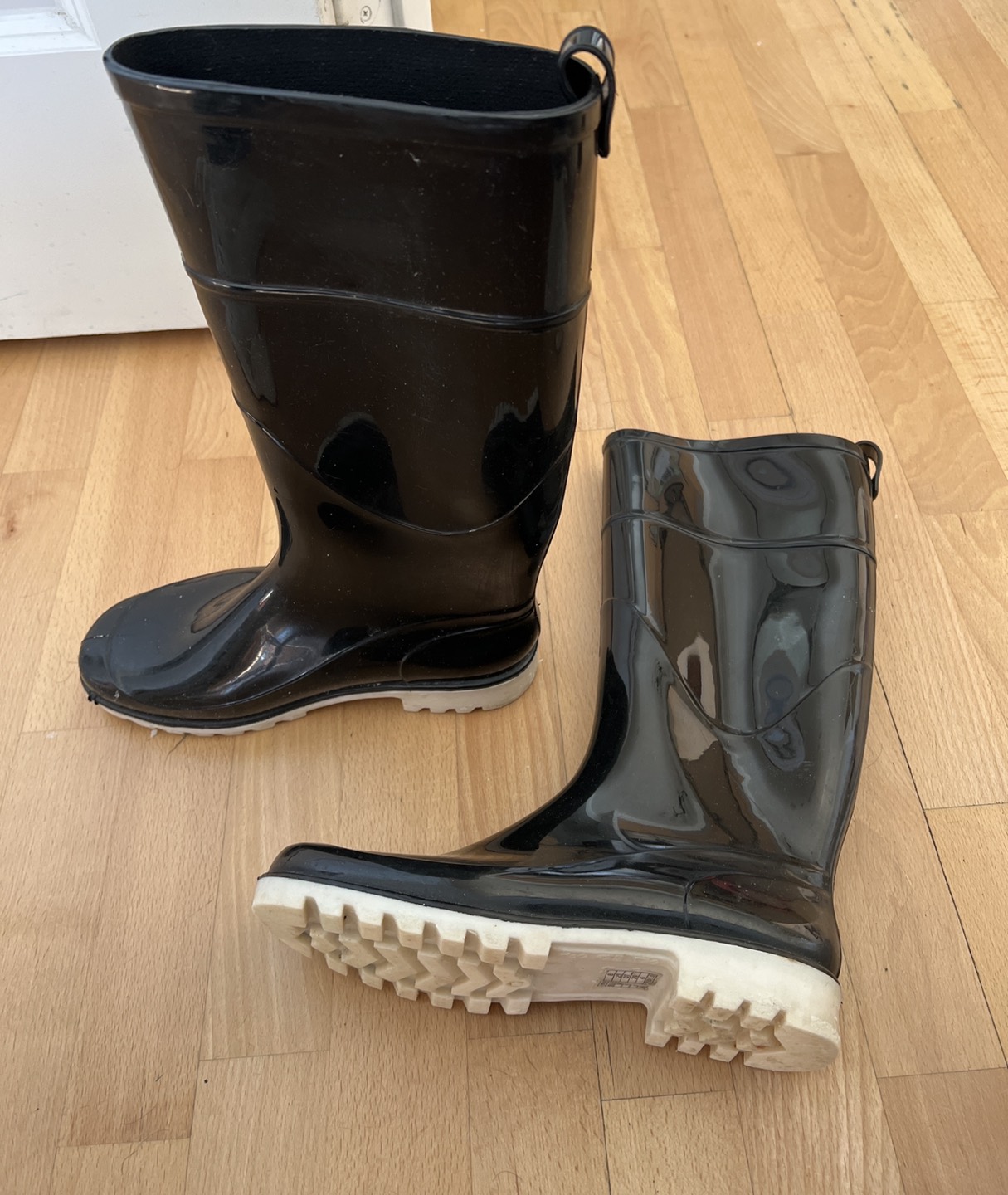 Rain boots - Forever 21 - Like new thumbnail