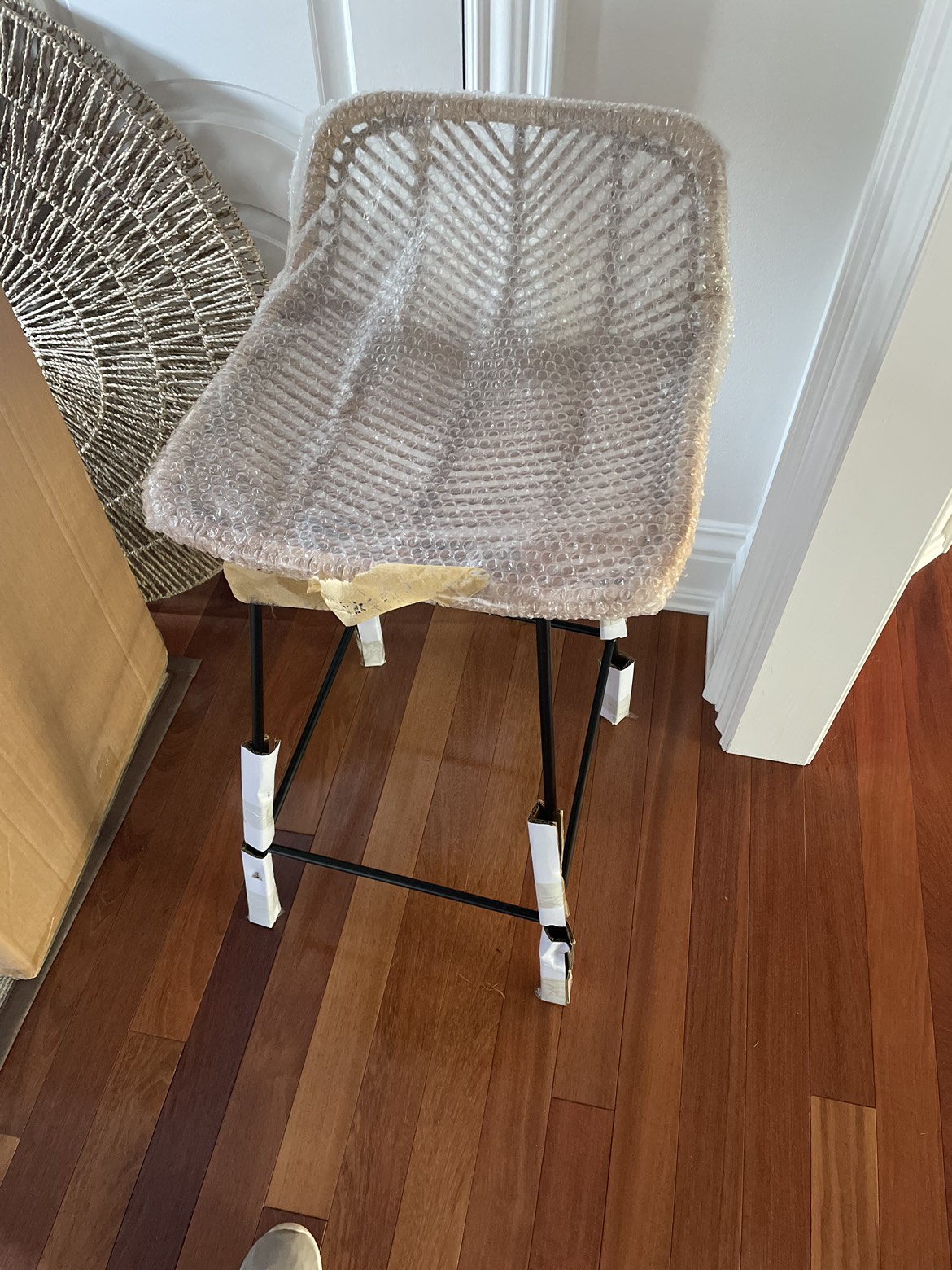 3 barstools - $300 - photo 4
