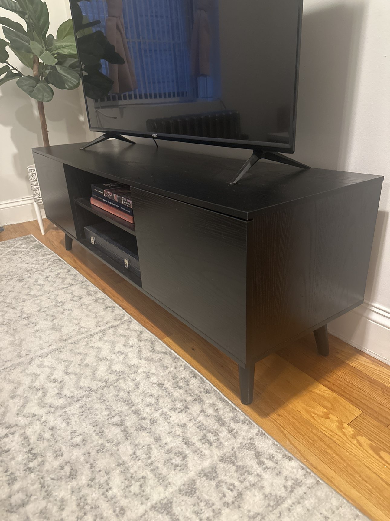 TV Console - photo 2