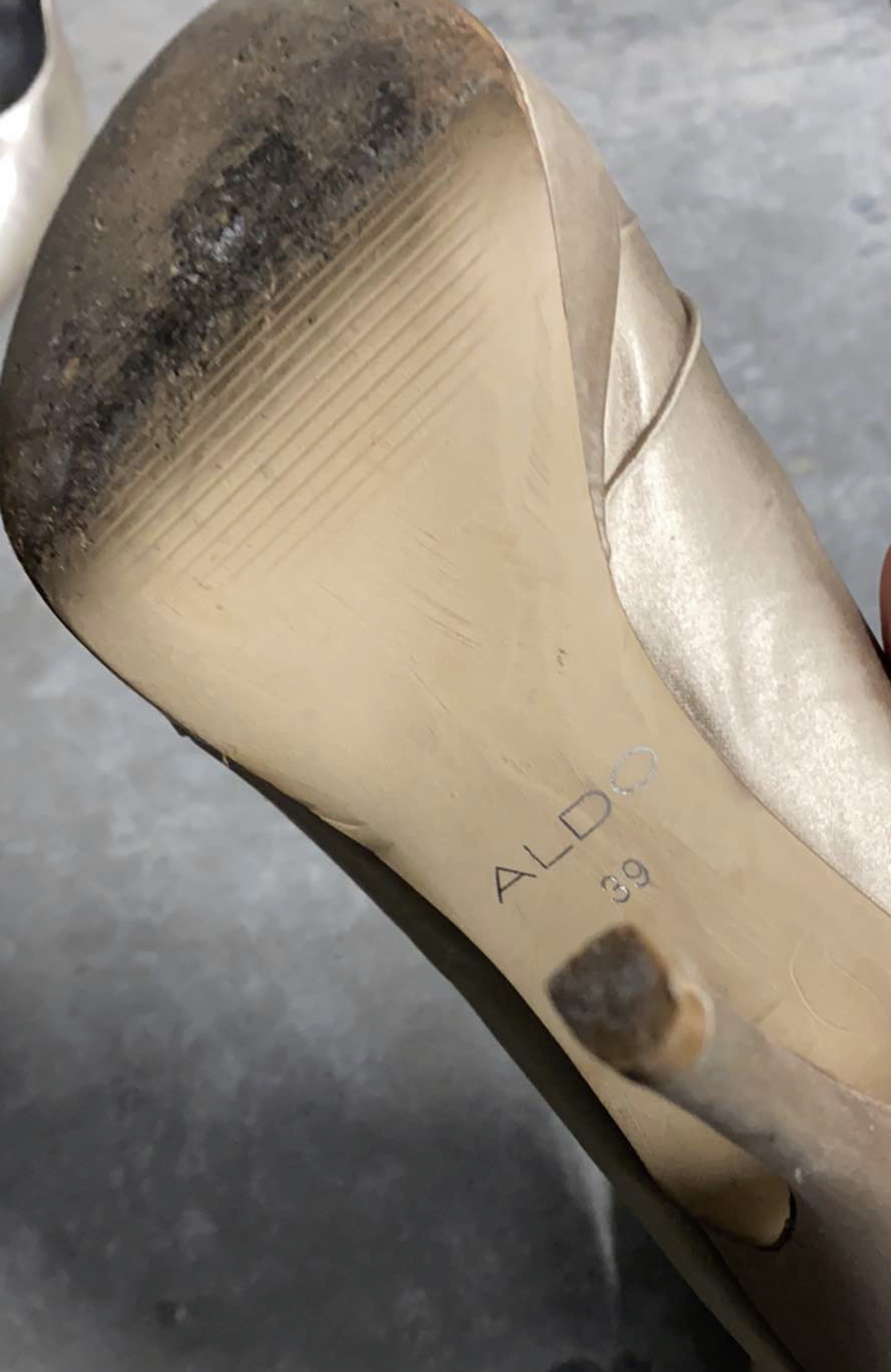 🎁 Beige heels size 9 - photo 3