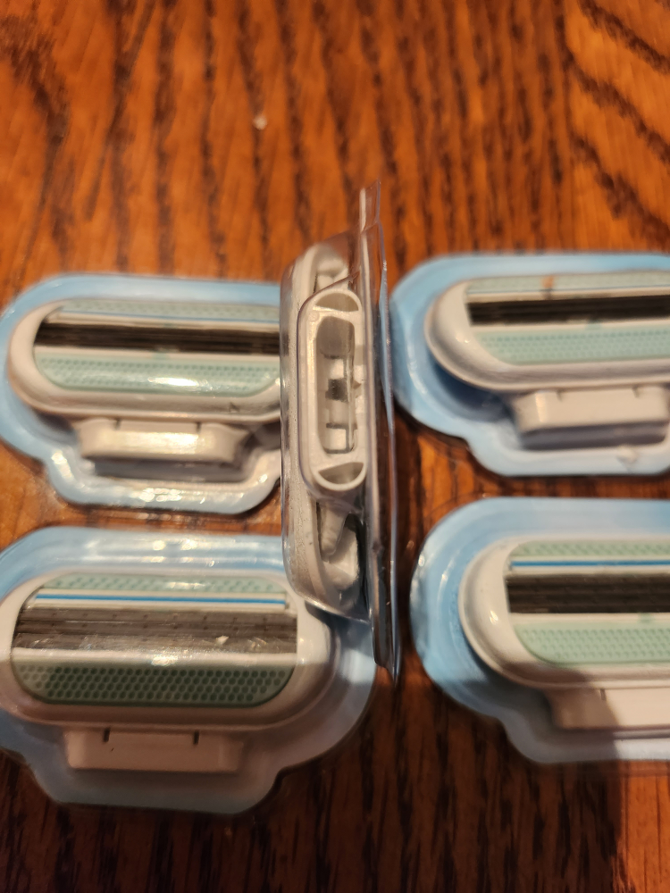 Brand New women's razors image indicator(2)