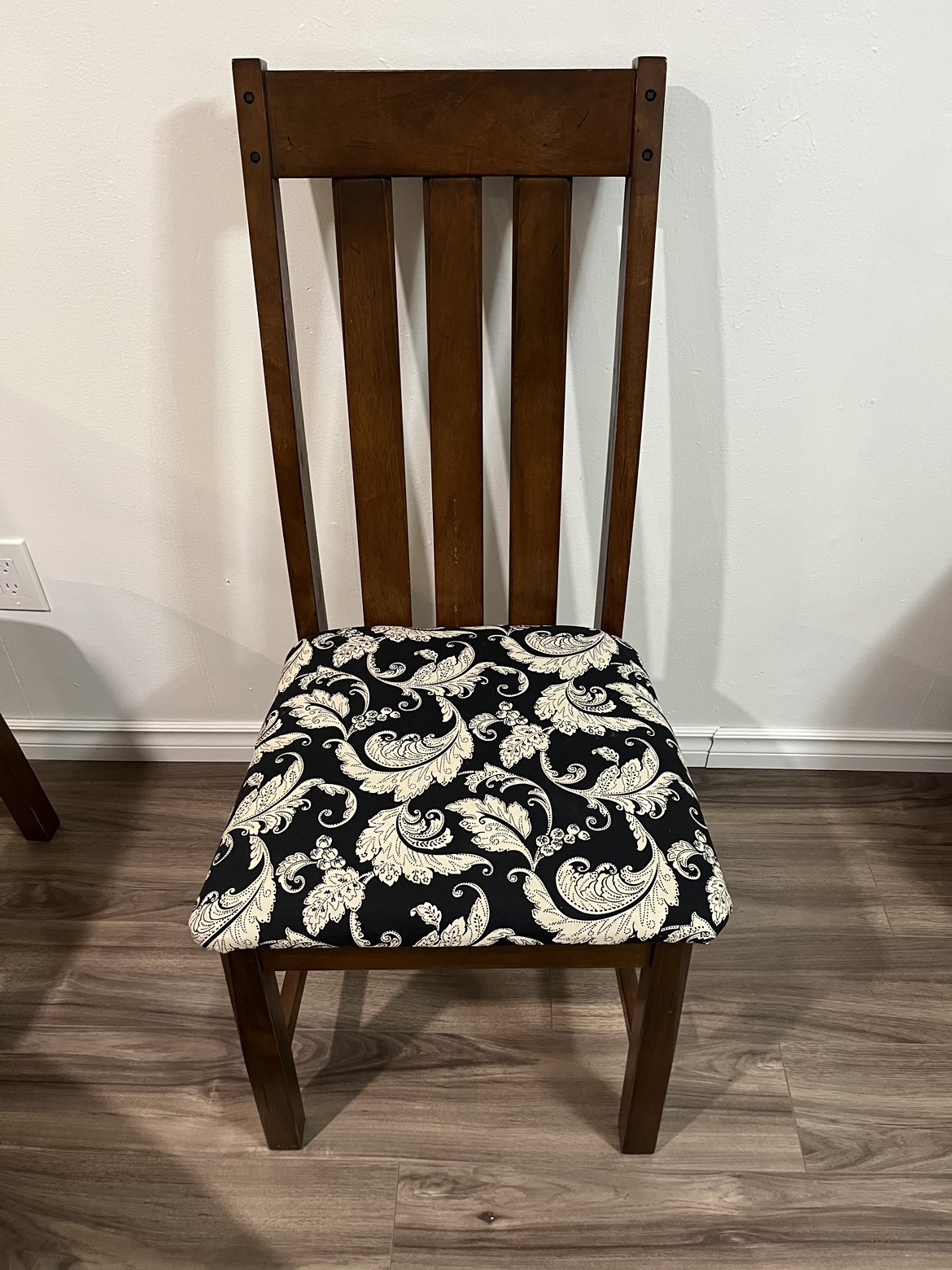Dining chairs thumbnail