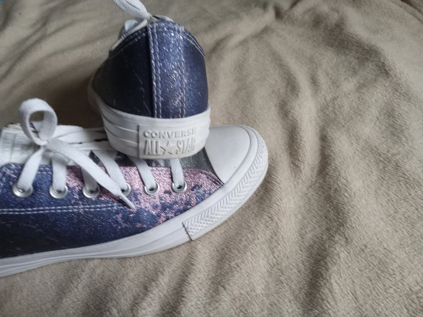 Like New! Converse All-Stars Himalayan Salt image indicator(4)