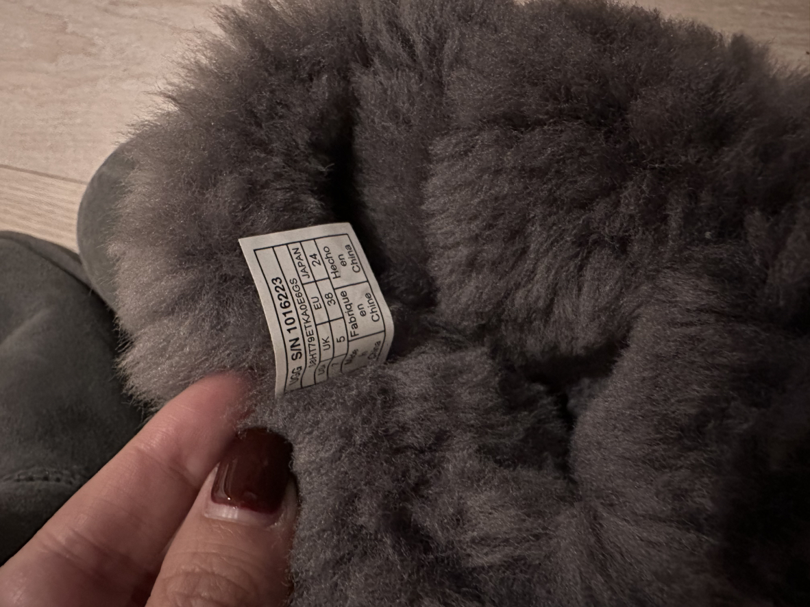 Ugg boots image indicator(2)