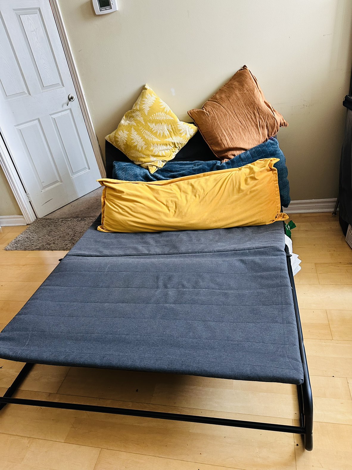 Multi- functional Sofa cum bed Convertible comfort! - photo 3