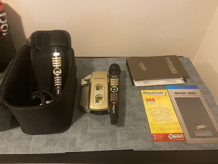Karaoke portable machine (PICK-UP ONLY ) thumbnail